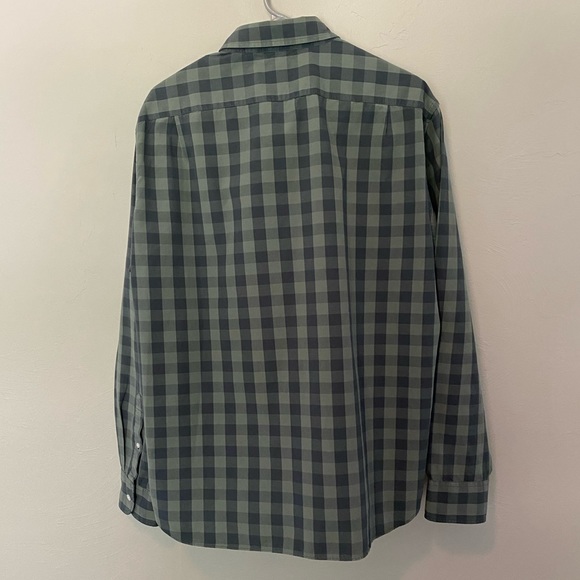 J Crew XL button down, Slim cut, green check, great shape with very little wear - Picture 7 of 7